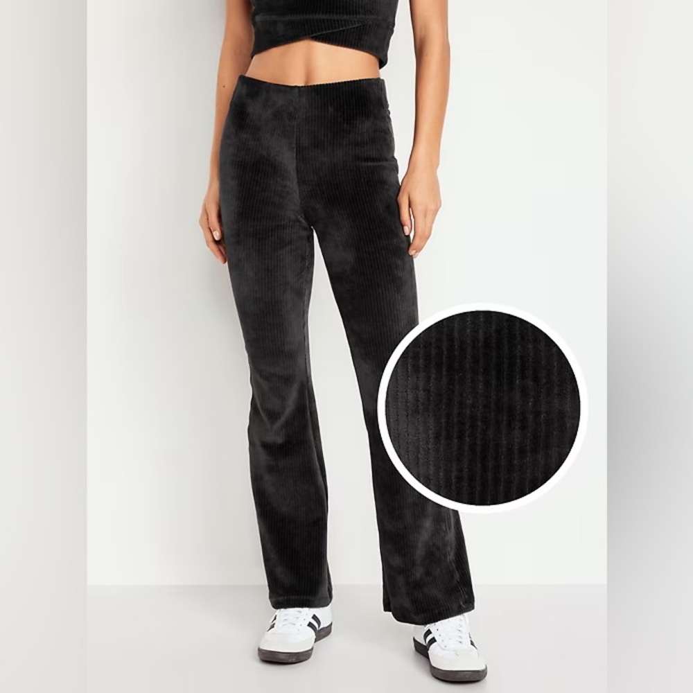 High-Waisted Velvet Performance Flare Pants Black